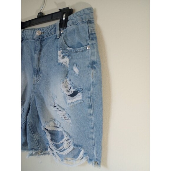 Madden NYC Jean Shorts Women's XL15 Blue Distressed Cut-Off Y2K Denim 36"Wx6" - Picture 3 of 14